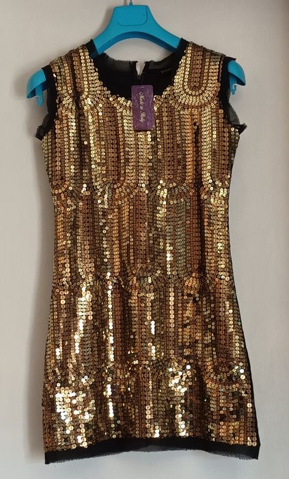 Официални блестящи рокли с лоторки сребристи златисти и черни цветове.