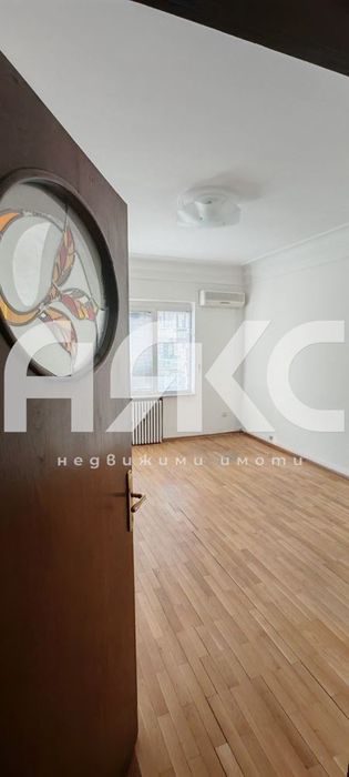 Продава се Многостаен апартамент в София, Център - 171 кв.м за 1983 €/кв.м - Снимка #4