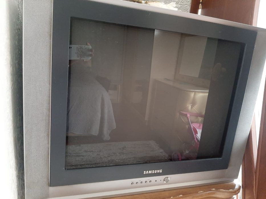 Продам телевизор манеж и машину