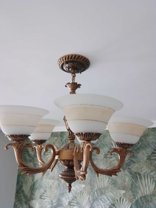 Люстра пятирожковая