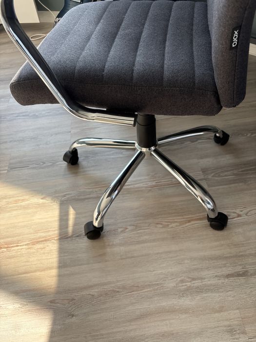 Офис стол в сив цвят