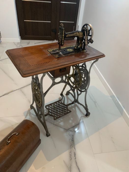 Masina de cusut Singer