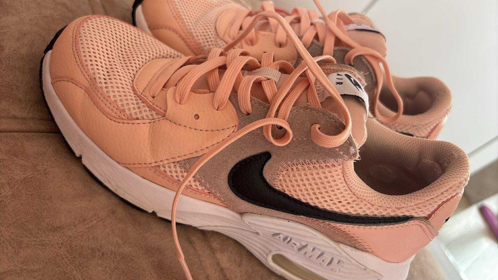 Nike Air Max – Чисто нови, оказаха се малки за това се продават