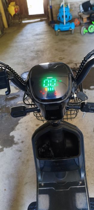 Scuter 60km yuradi tezligi 55