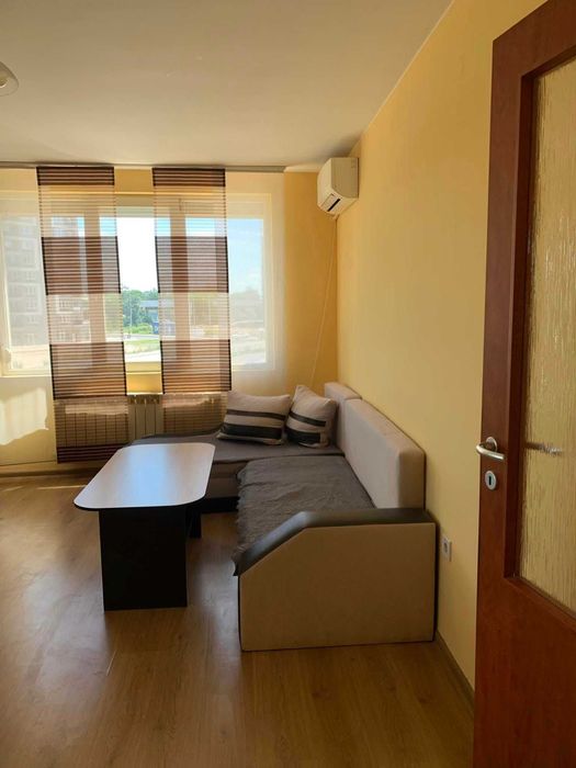 Дава се под наем Двустаен апартамент в Пловдив, Гагарин - 65 кв.м за 325 € - Снимка #1