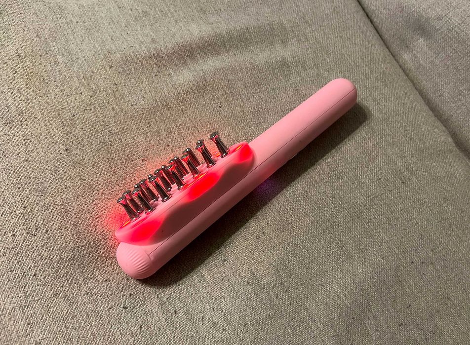 Aparat masaj facial EMS microcurent LED rosu JMMG