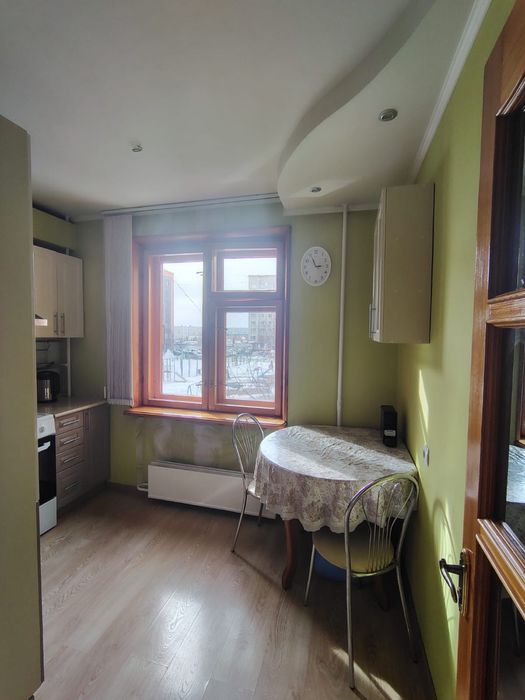 Продам 2 ком квартиру Вектор 19 мкр