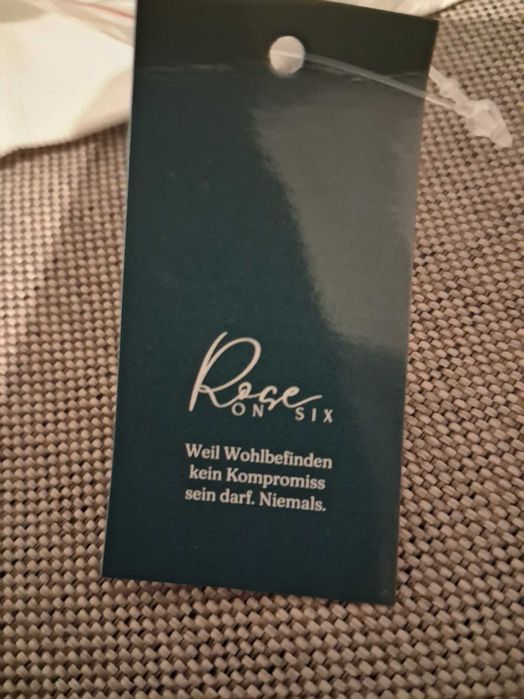 Vand 3 perechi de sutiene