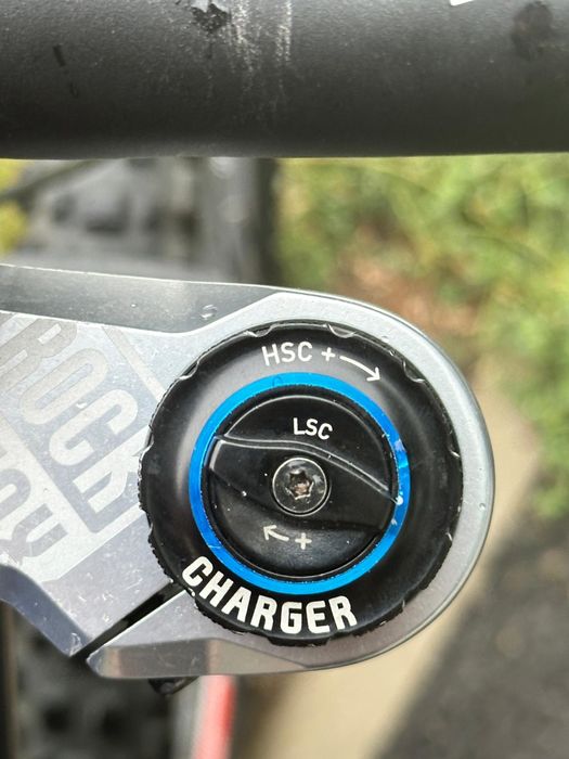 Bicicleta dh bine dotată negociabil