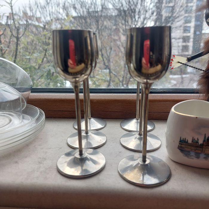 Комплект метални винтидж чашки за алкохол,ретро