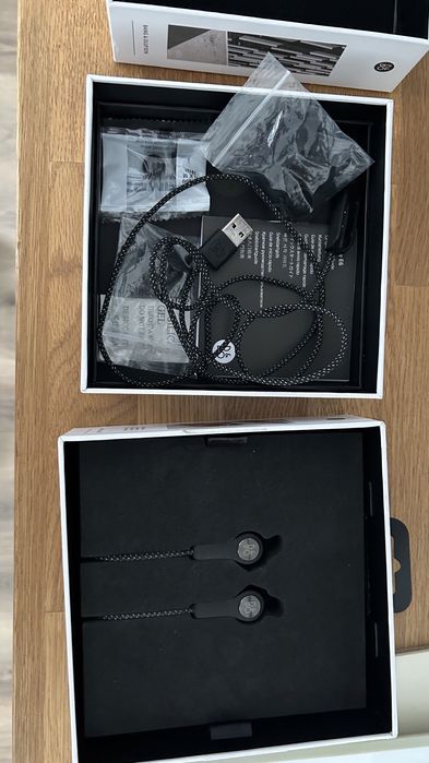 B&O casti beoplay E6 wireless