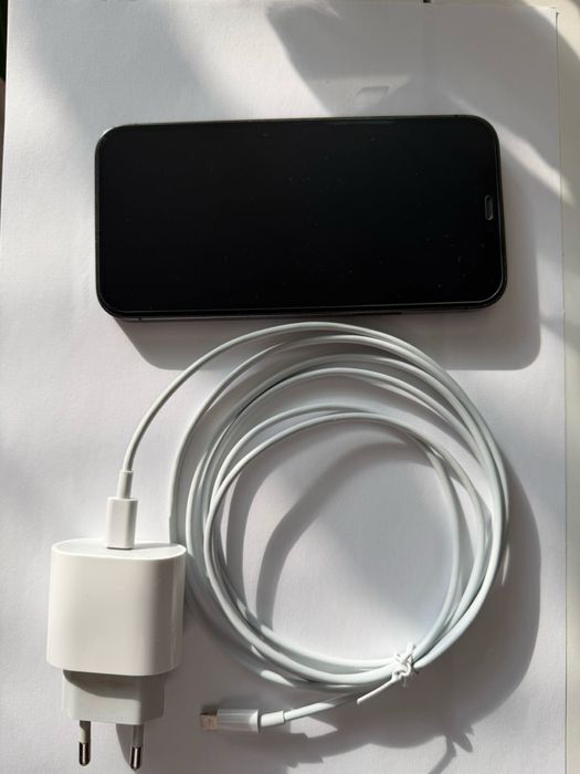Продавам iphone 12 pro