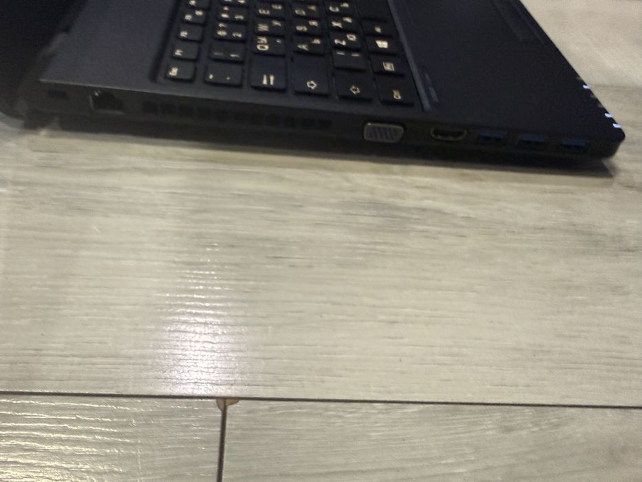Fujitsu A357-i5 7200u/8гб/250гб ссд