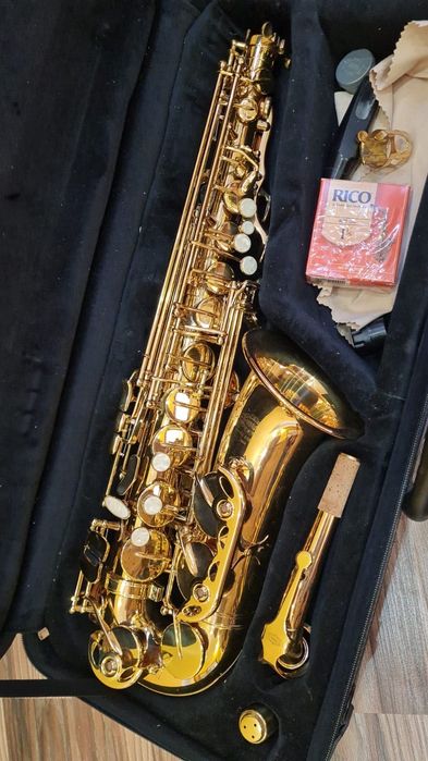 Продается саксофон