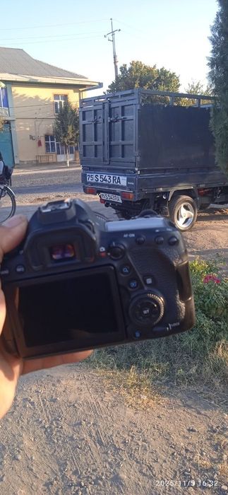 Canon 6 d mark 2 sotiladi srochni