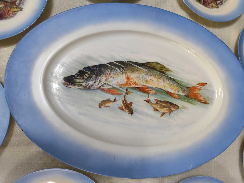 Platou si farfurii pentru peste