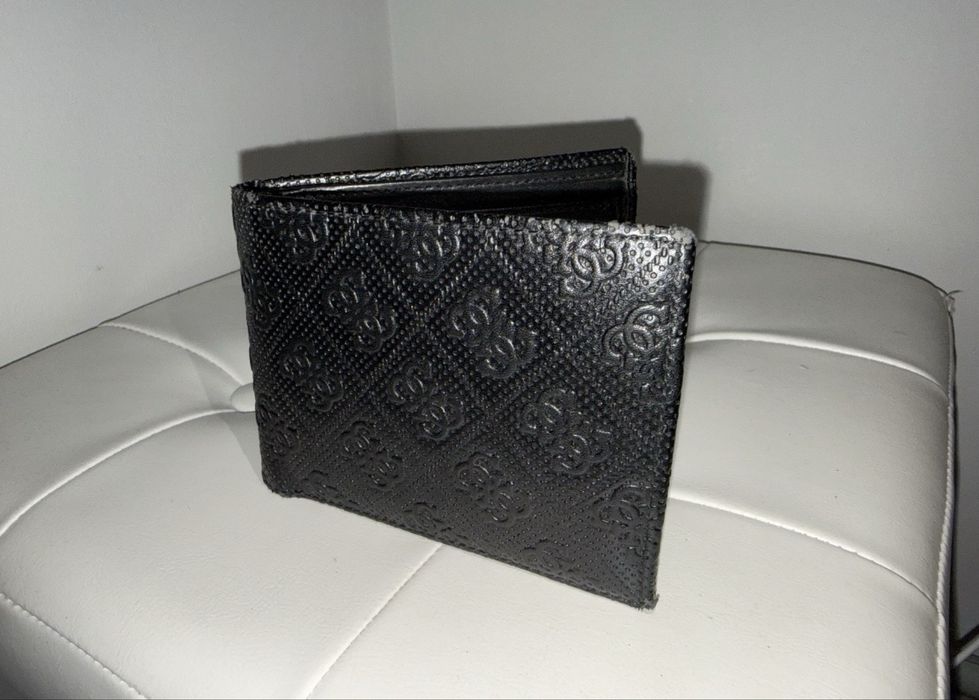 Портмоне на Guess