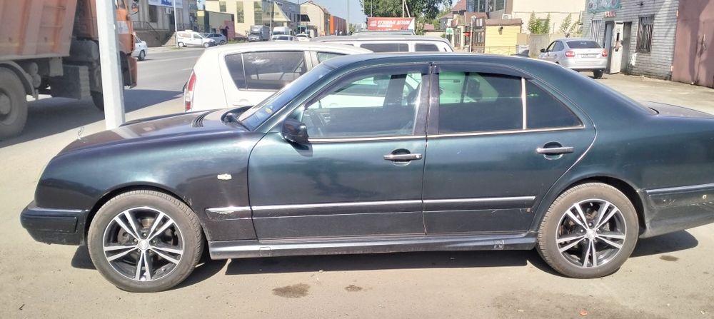 Продам Мерс Е280 авангард комплектация