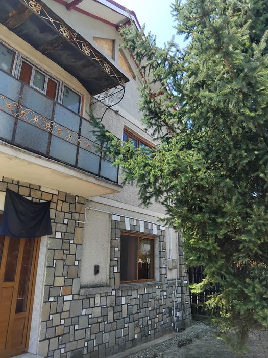 Casa de vanzare. Filipesti de Padure.