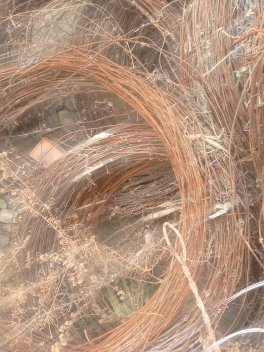 3 lik simlar Uzumga ishlatilgan yaxshi holatda turibdi