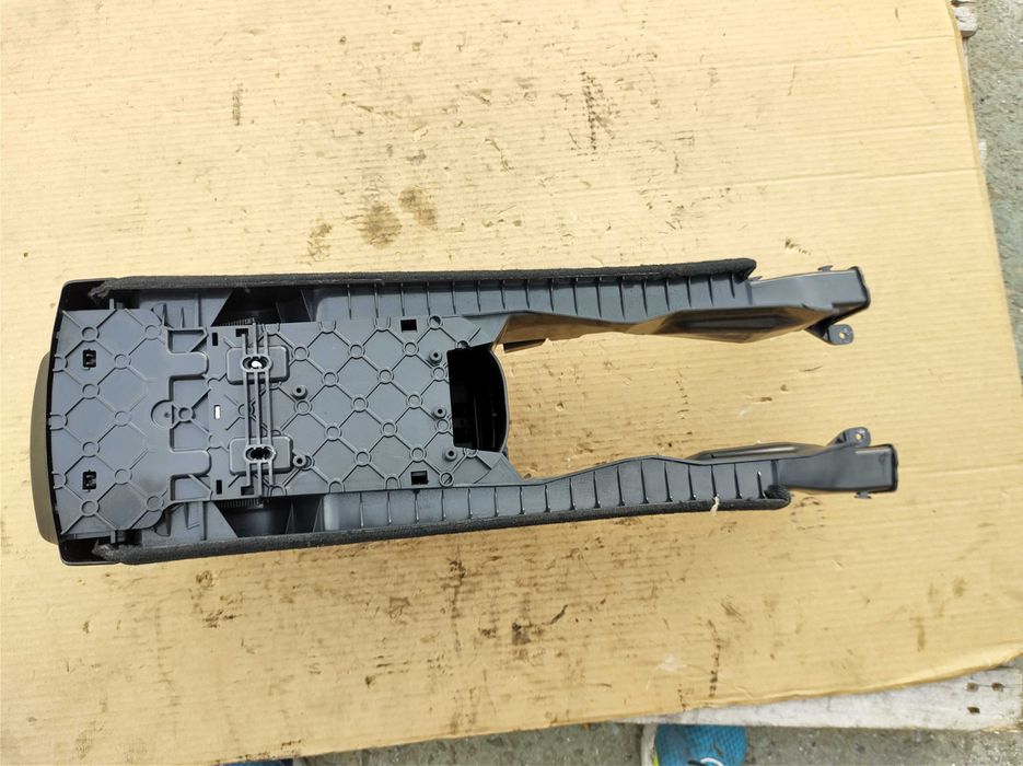 Подлакътник Барче Mercedes E class W211 V6 4matic Tmodel OM642