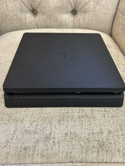 Consolă Sony PlayStation 4 Slim 500GB neagră – PS4