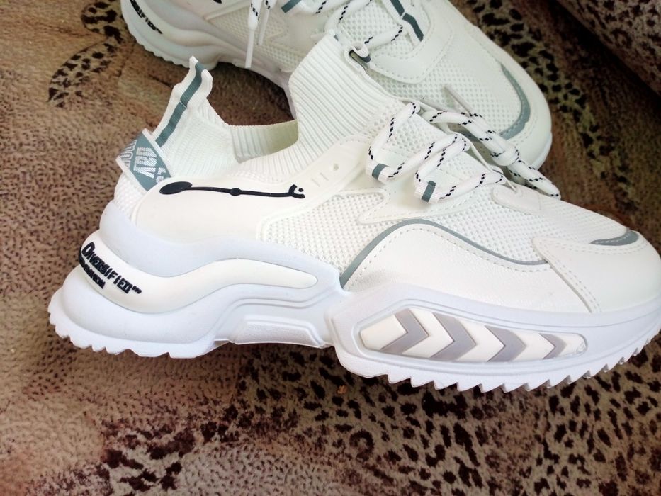 Кроссовки кроссовки