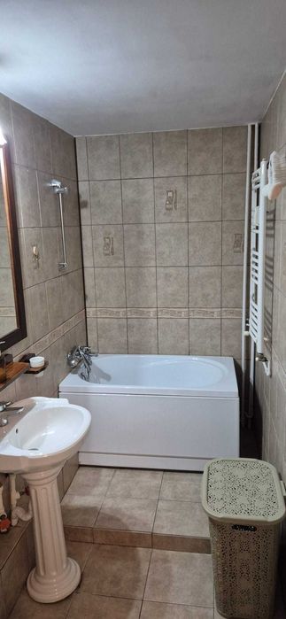 Inchiriez garsoniera metrou Piata Muncii