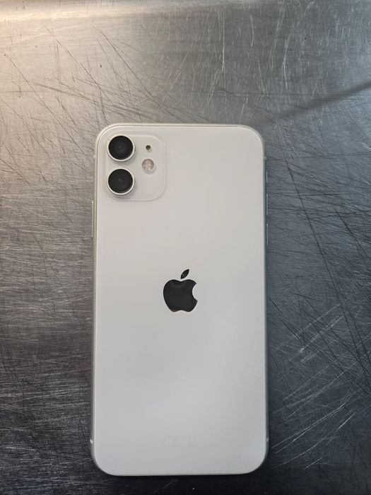 Айфон 11, 128 память. 85 емкость.