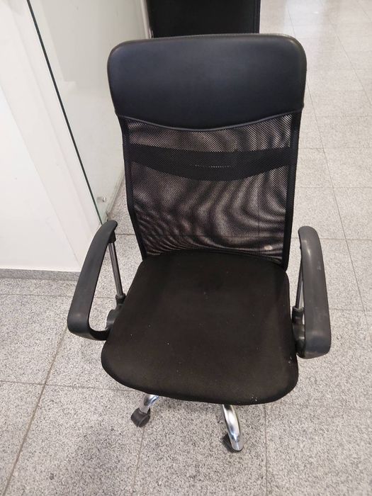 Продавам Офис стол