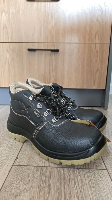 Трейсер - специальная обувь.