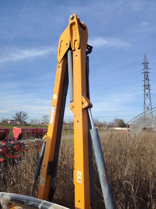 Freza profesionala cu brat hidraulic