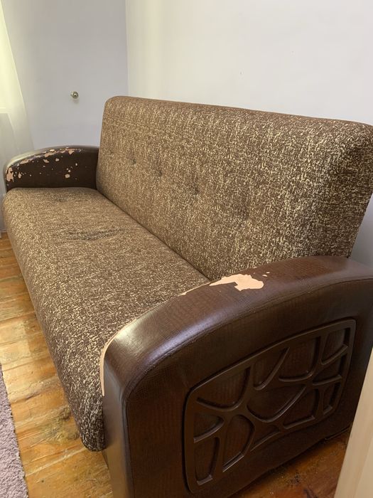 Диван и кресло, продается вместе