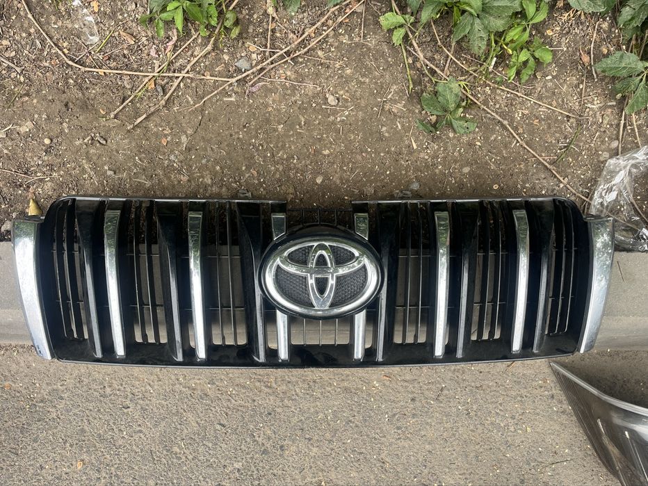Решетка радиатора land cruiser Prado 150