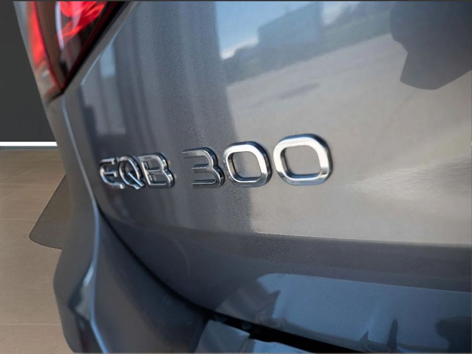 Mercedes-Benz EQB EQB 300 4Matic AMG Premium Memory MBUX+Garantie 2 ani