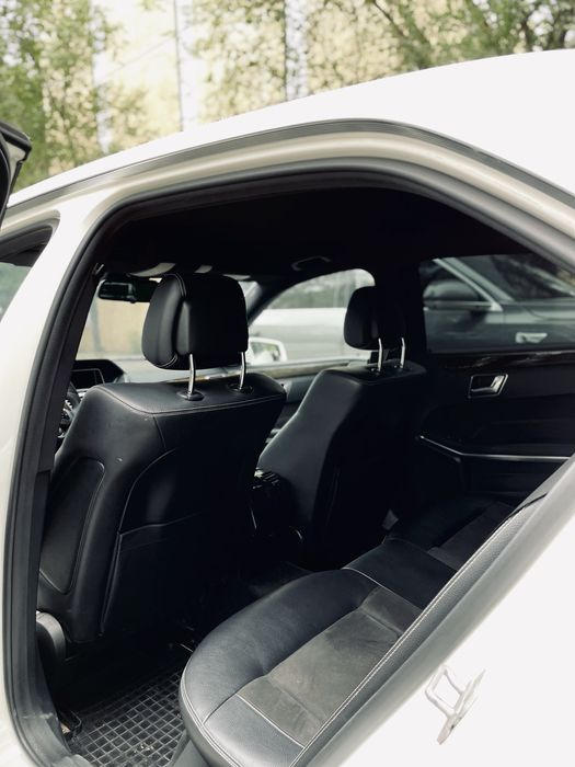 Mercedes benz E-200