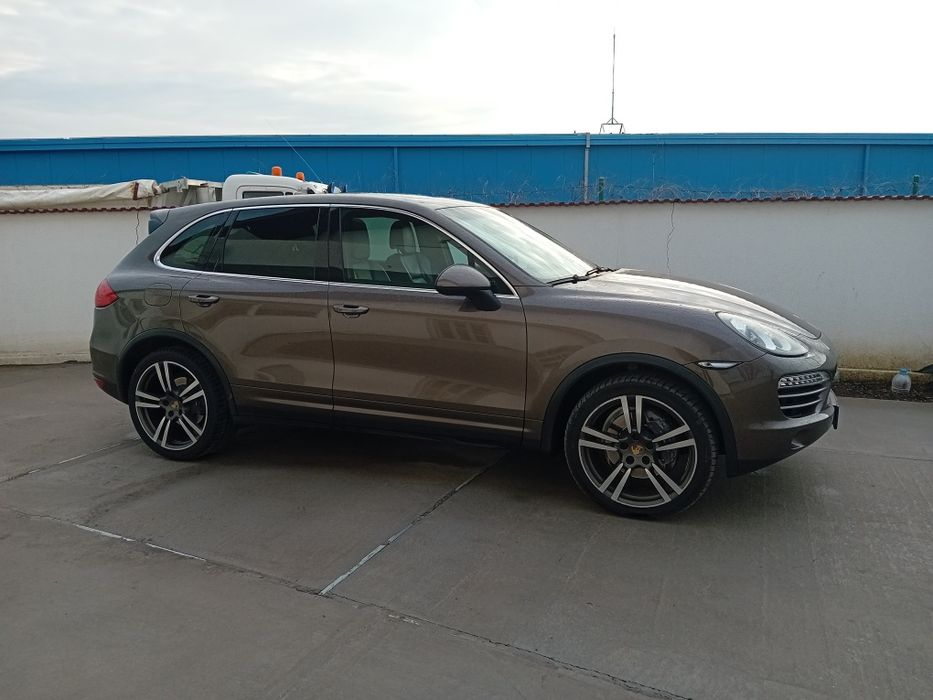 Porch cayen an 2013,285.000 km,