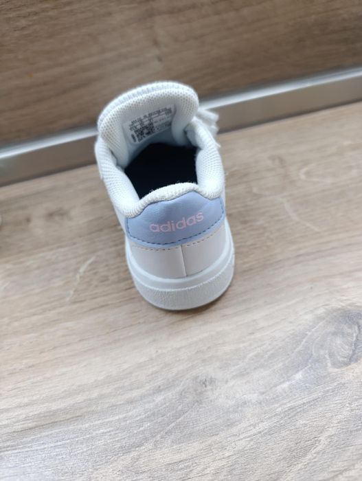 Бебешки обувки Adidas