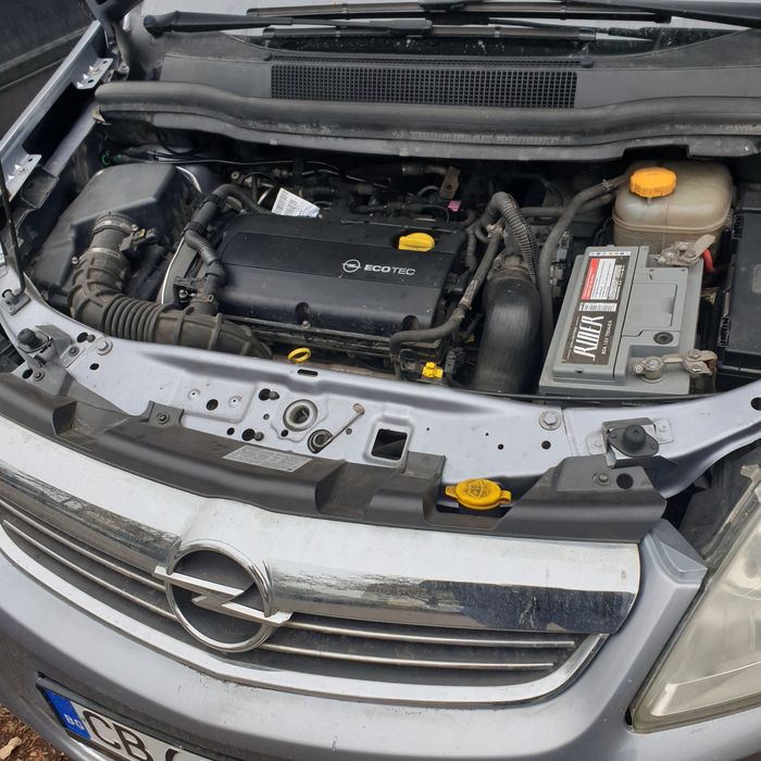 Продавам Опел Зафира 1.6 150к.с фабричен метан на части