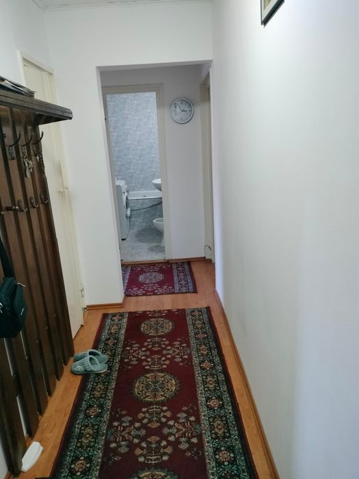 Închiriez apartament 2 camere decomandate, structura mare