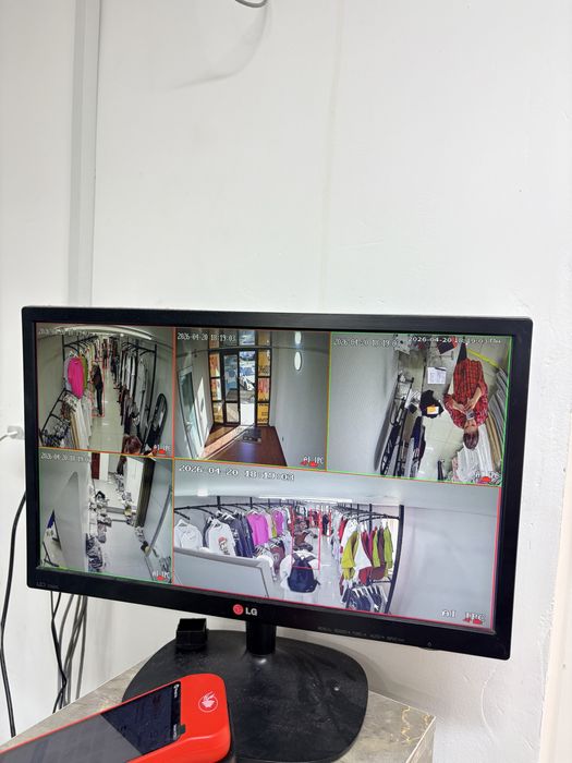 Стойка,вешалка,зеркало,камера