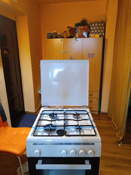 Aragaz cu cuptor pe gaz