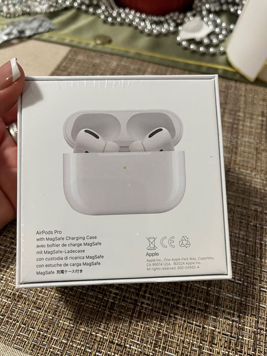 AirPods Pro слушалки
