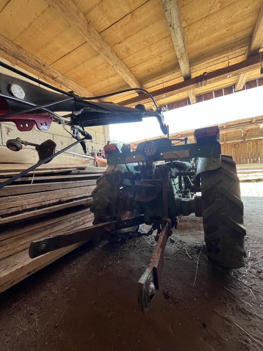 Se vinde acest tractor holder