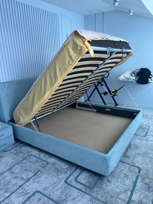 Кровать двухспальная