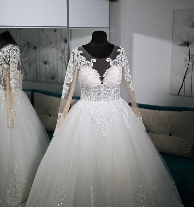 Vand rochie de mireasa