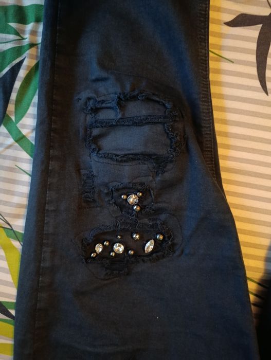 Дамски дънки с камъни