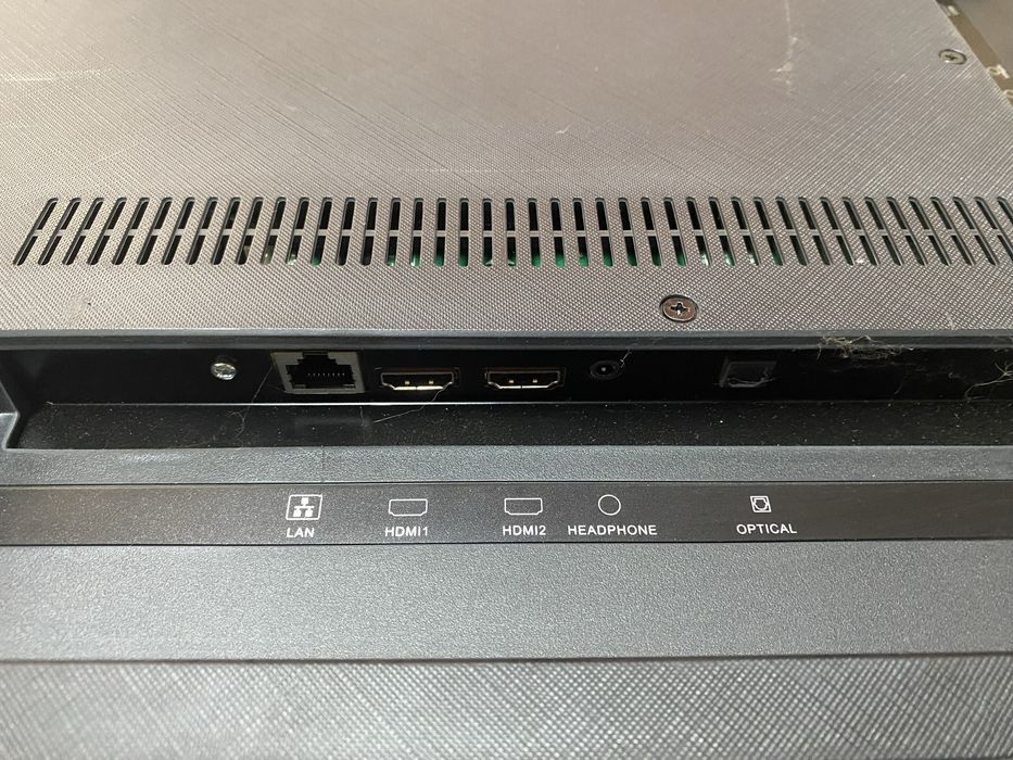 Телевизор LED 43" (108 см)