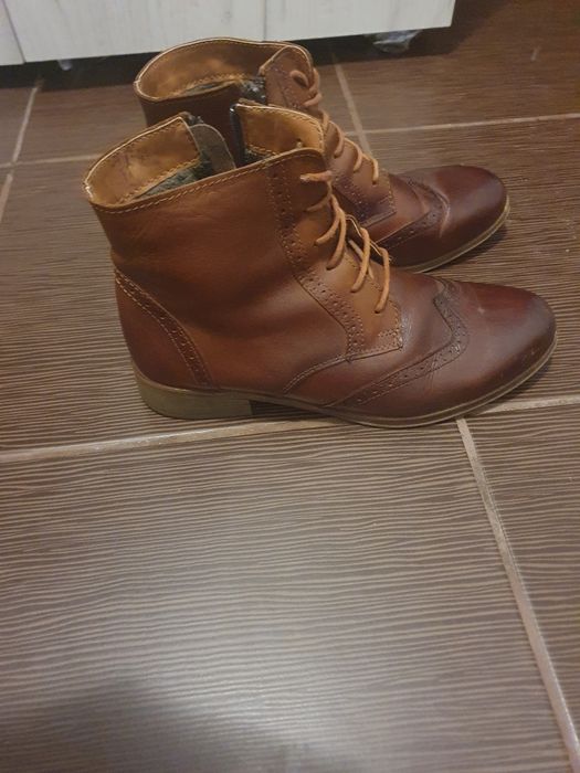 Vând ghete dama piele