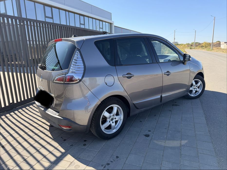 RENAULT Scenic 2012 — imagine 3